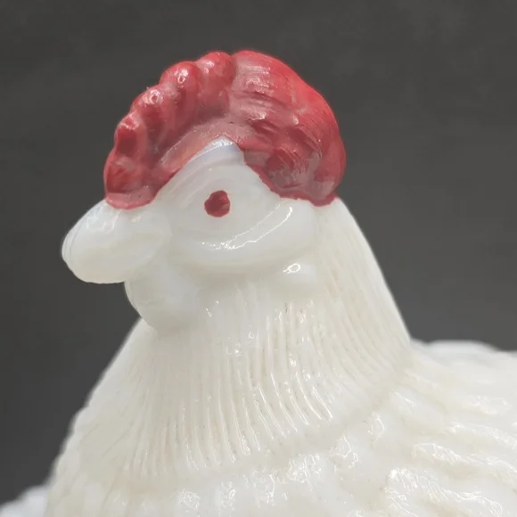 Vintage Westmoreland Milk Glass Rooster on a Nest Covered Dish 5" Long - Picture 2 of 7